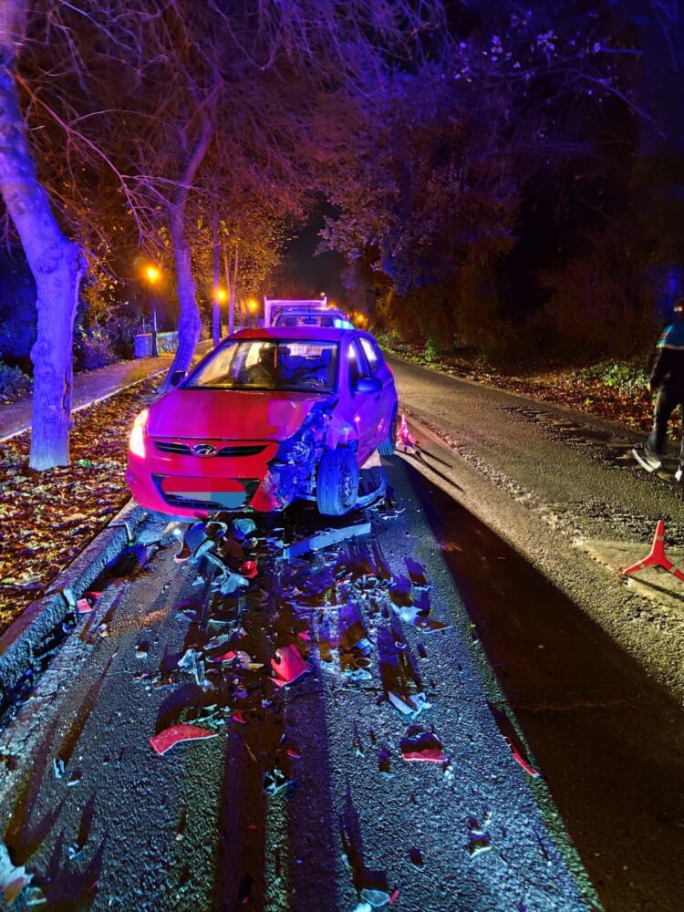 Un herido con pronóstico reservado tras un choque frontal entre dos vehículos 1 Estado de uno de los vehículos tras el accidente (FOTO: POLICÍA LOCAL)