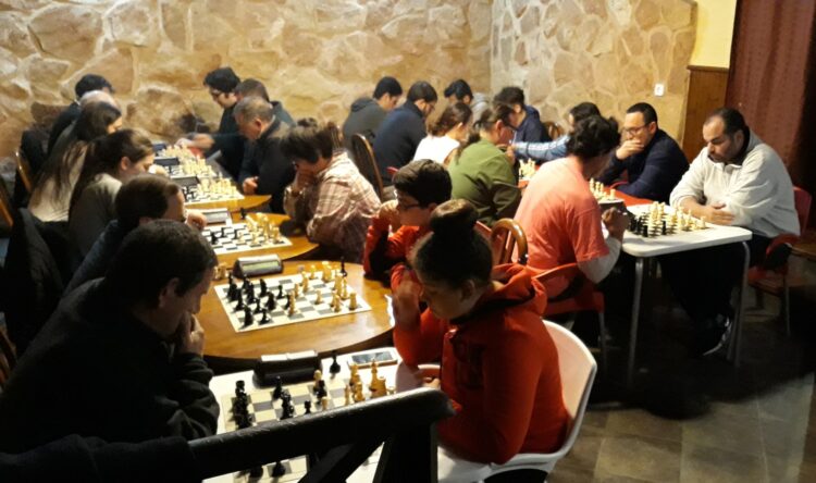 El 36º Trofeo de Ajedrez Rápido a cinco minutos ‘Jaque Mate’ de Fuentepelayo tendrá lugar el 27 de diciembre 1 Trofeo de Ajedrez Rápido ‘Jaque Mate’ del año pasado.