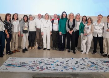 Grupo de mujeres asistentes a la visita cultural (FOTO: LOURDES MATARRANZ)