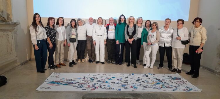 Grupo de mujeres asistentes a la visita cultural (FOTO: LOURDES MATARRANZ)