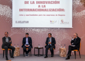 De izquierda a derecha, Alberto Gómez, Director de Klein, Israel de María, Director estratégico de Cárnicas Tabladillo, Augusto Cobos, Director de Icecyl y José Manuel de Riva, miembro Consejo asesor El Adelantado.