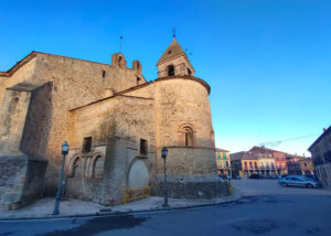 Vista de la Iglesia de Fuentepelayo.