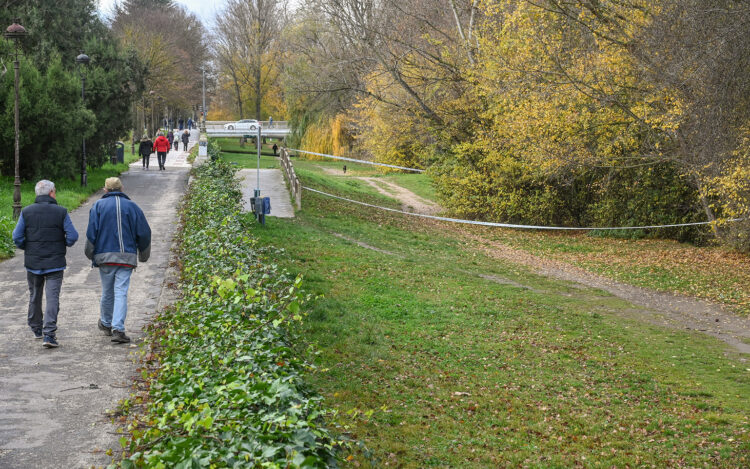 Investigan el hallazgo del cuerpo sin vida de un bebé en el cauce del río Arlanzón (Burgos) 1 Lugar donde apareció ayer el cadáver de un bebé. / Ricardo Ordóñez