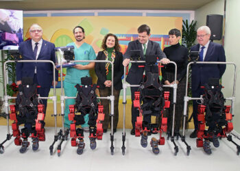 Presentación del Exoesqueleto pediátrico ATLAS 2030 en el Complejo Asistencial Universitario de León. / Peio García