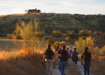 Imagen de archivo. Grupo de senderistas / E.A.