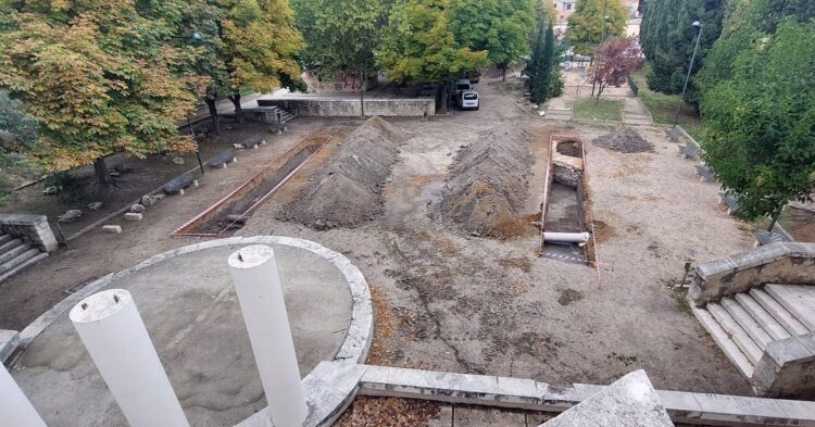 El Ayuntamiento abre las puertas de la excavación en el claustro de San Francisco 1 Zona de huertas.