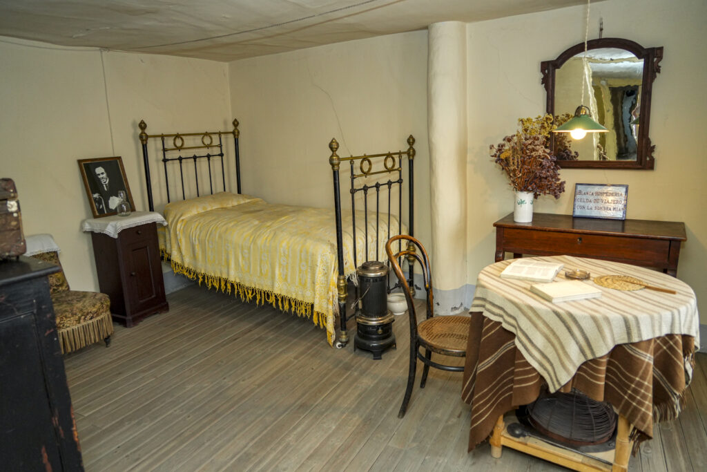 Habitación de la pensión en la que vivió el poeta durante su estancia en la ciudad. 