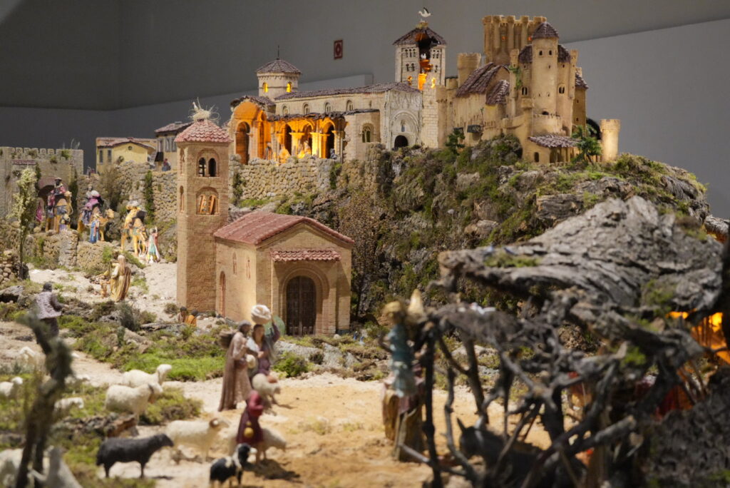 Los Belenes de la ciudad, atractivo para segovianos y visitantes en Navidad 3 Belén municipal instalado en La Alhóndiga.