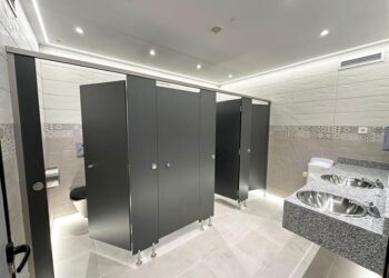 Aspecto de los aseos de la plaza Mayor tras las obras de renovación. / EL ADELANTADO