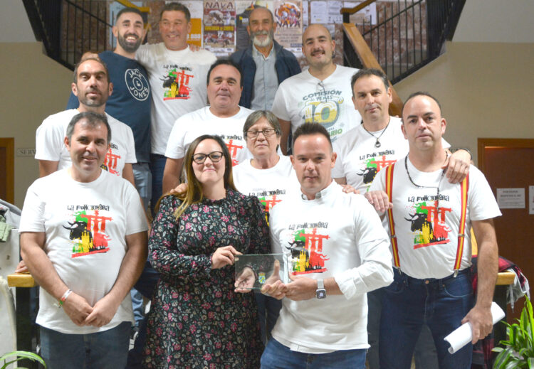 Componentes de la Comisión de Peñas tras el pregón pronunciado en las pasadas fiestas de septiembre