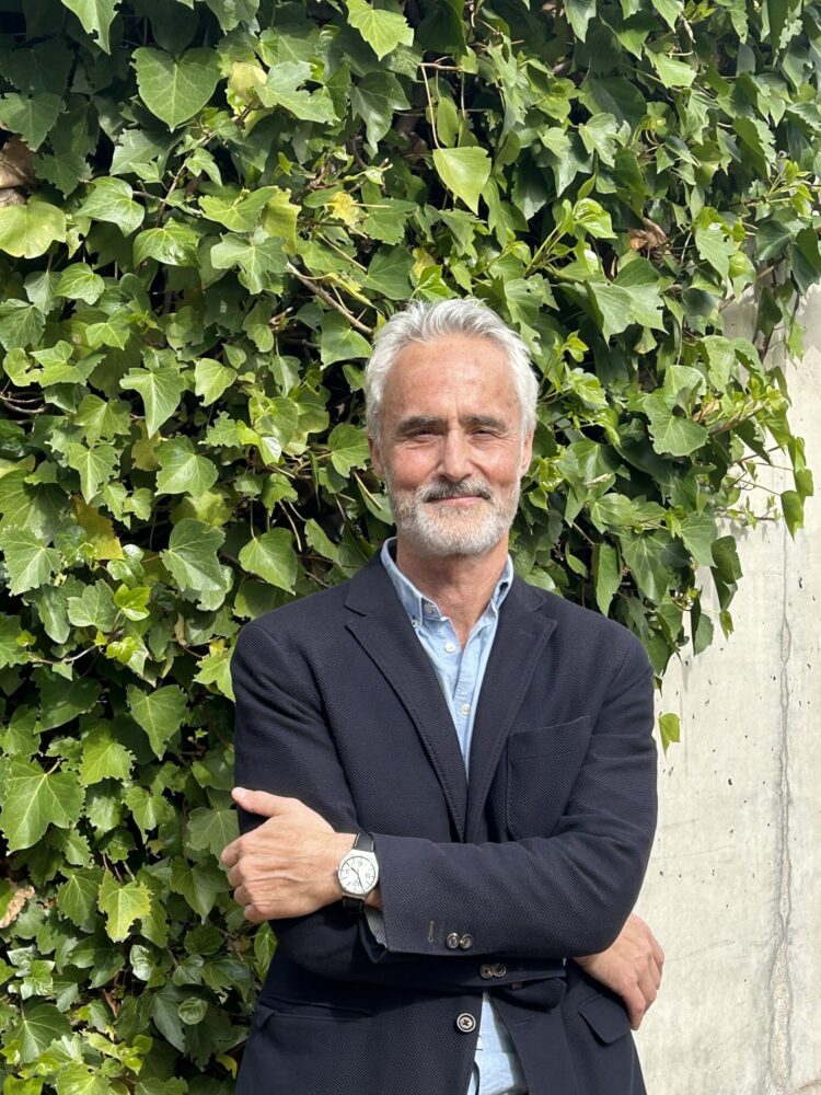 David López, autor de Las manos de Julia.