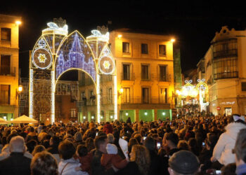 Encendido del Pórtico de la Navidad desde la plaza del Azoguejo. / EL ADELANTADO