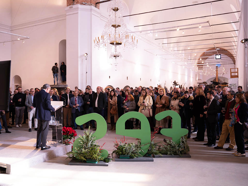 Asistentes al Vino de Navidad de la FES en La Granja. / FES
