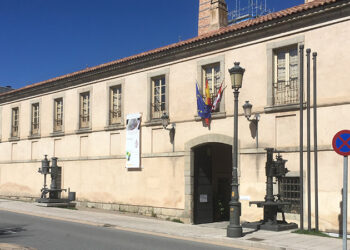 Fachada de la Real Fábrica de Cristales de La Granja / FCNV