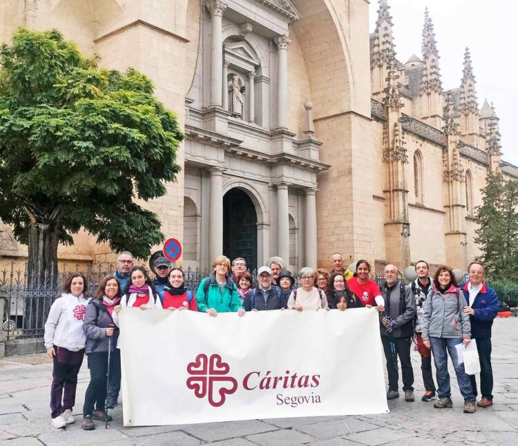 Distintos momentos del camino de San Frutos. / Jesús Hernández