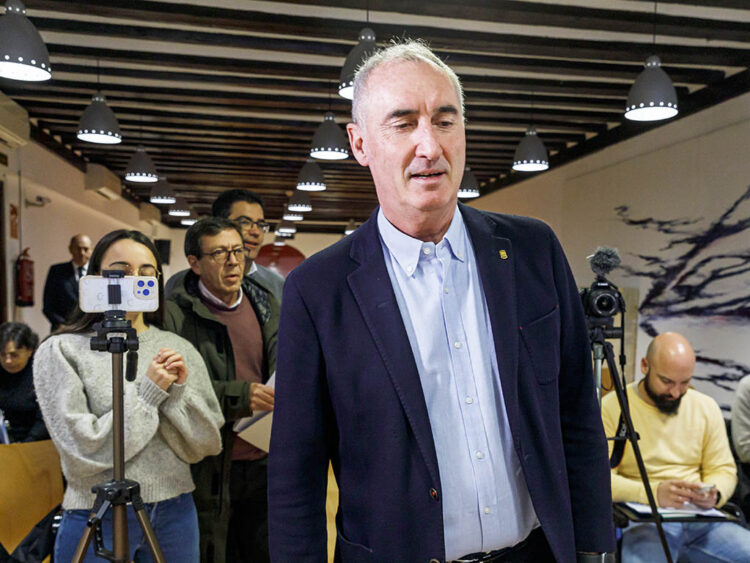 El alcalde de Segovia, José Mazarías, antes de una rueda de prensa. / NACHO VALVERDE - ICAL