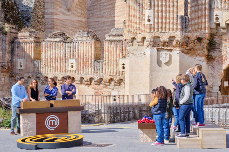 Momento de la grabación del programa MasterChef Junior en Coca. / Cecilia Bayonas