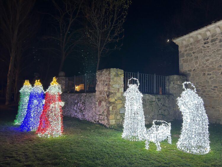 Torrecaballeros celebra la Navidad “con un marcado carácter solidario” 1 Iluminación navideña en Torrecaballeros / AYTO. TORRECABALLEROS