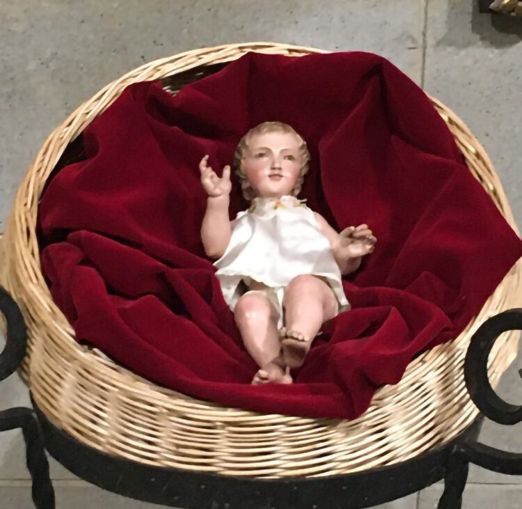 [1] Niño para adorar. Madera tallada y policromada. 1894. Diputación Provincial.