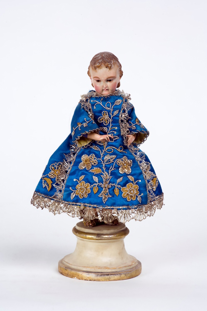 Imágenes del Niño Jesús para la adoración en Segovia (I) 12 Ninos 12 con vestido azulsantaIsabel copia