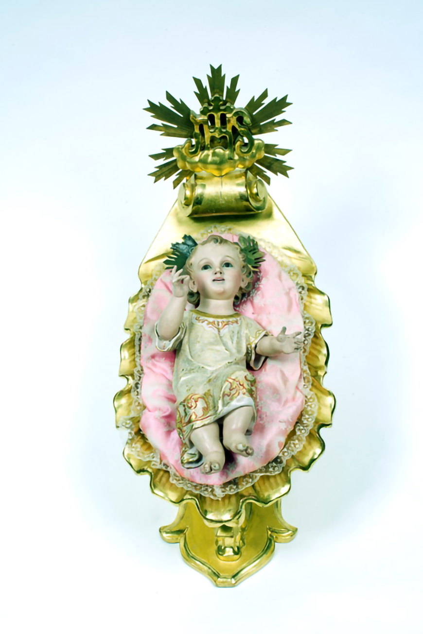 Imágenes del Niño Jesús para la adoración en Segovia (I) 5 Ninos 5 adorador en una cuna doradaSantaIsabel copia