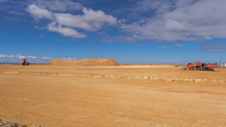 Obras en el polígono de Los Hitales en Bernuy de Porreros.