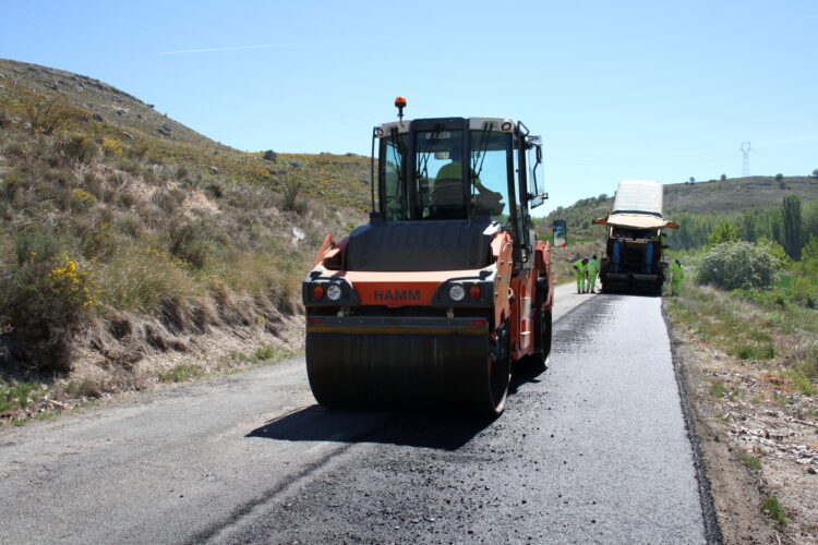La Junta subvenciona con 50.000 euros obras de pavimentación en Sacramenia 1 Obras primera intervencion SG 241 en Sacramenia2