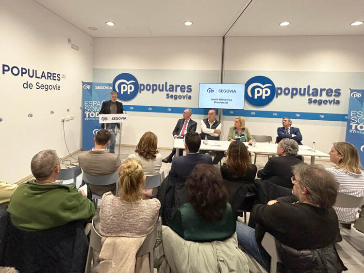 Los populares defienden el transporte en el medio rural frente al nuevo mapa del Gobierno 1 PP