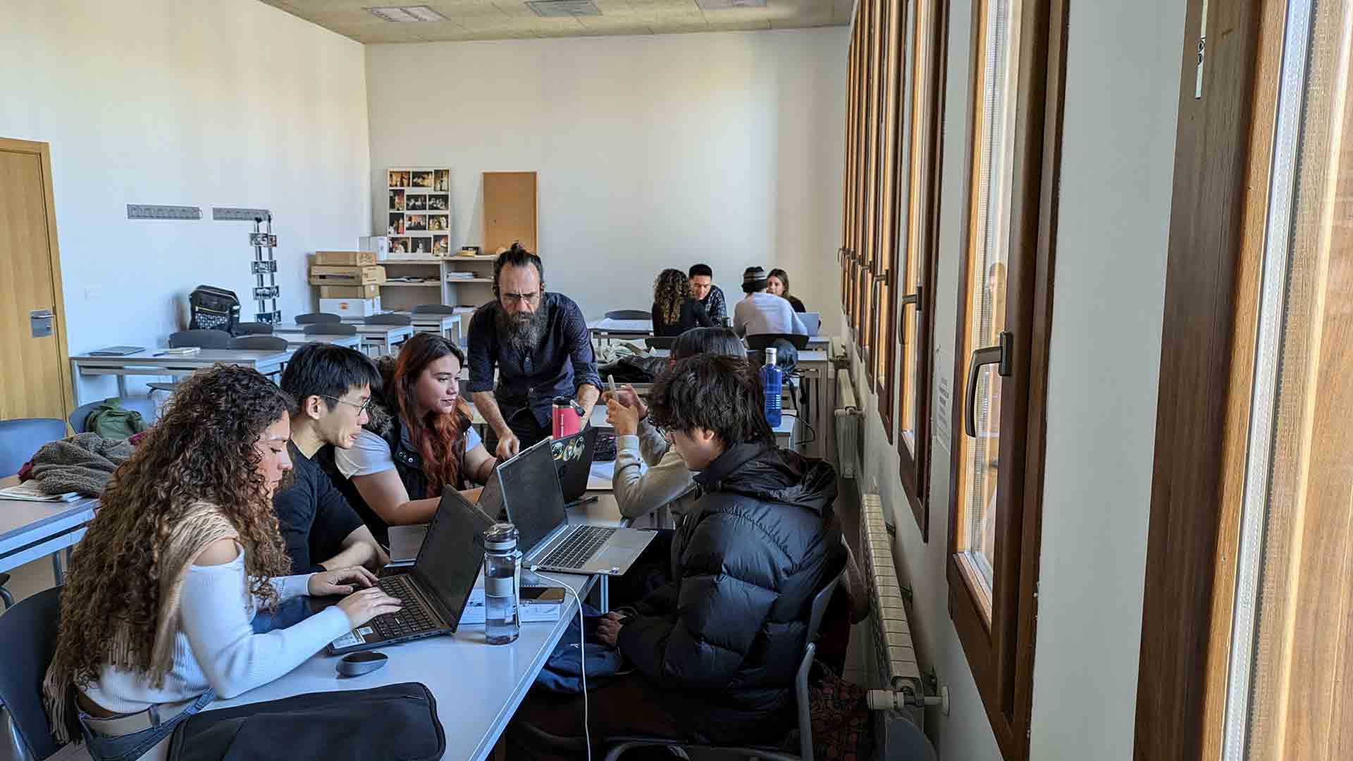 PXL 20241115 114509934.MPweb