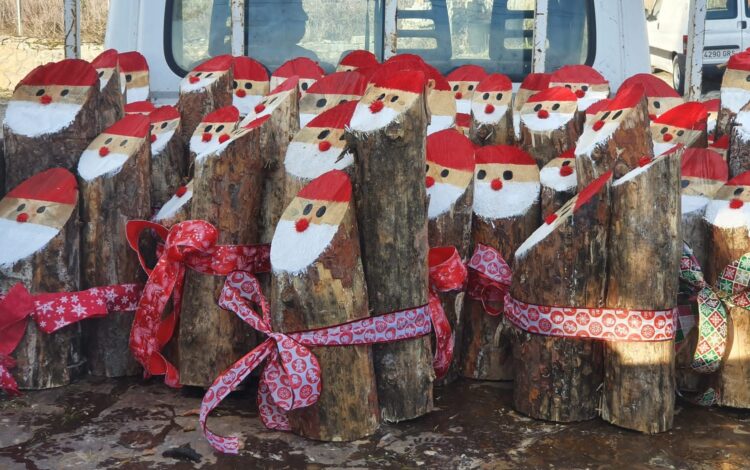 El Ayuntamiento de El Espinar organiza la V edición del concurso de decoración de Navidad 1 Decoración navideña en San Rafael / E.A.