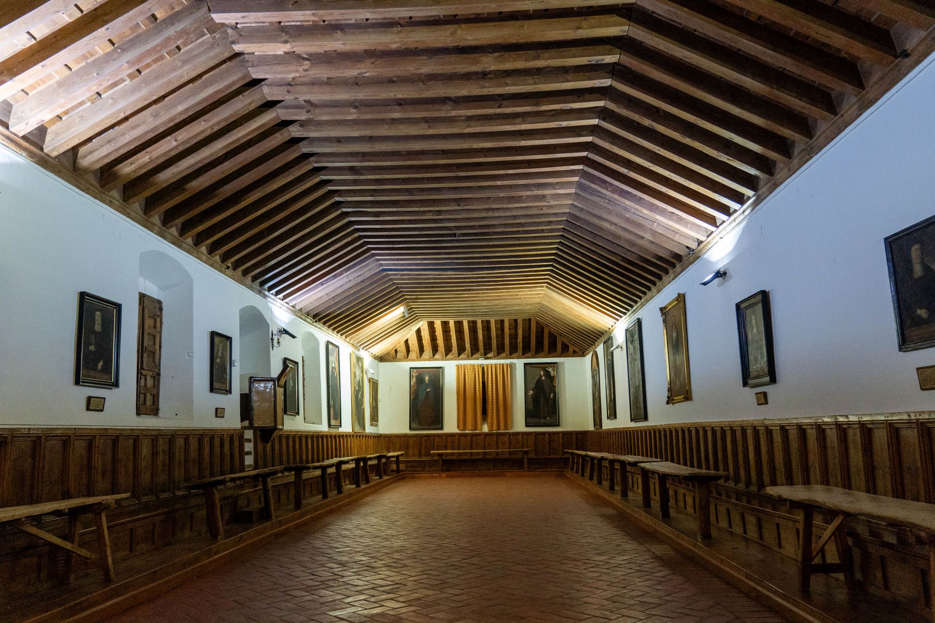 Sala Capitular del Monasterio de Nuestra Señora de Gracia de Madrigal de las Altas Torres (Ávila).