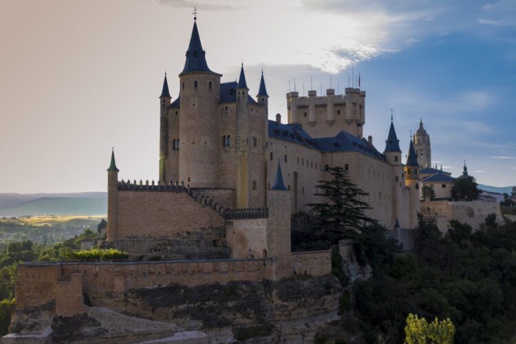 El Alcázar pone el broche de oro al 550 aniversario con las jornadas sobre Isabel I de Castilla 1 alcázar de segovia