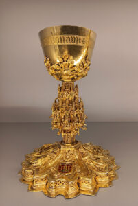 Isabel I de Castilla y Segovia 3 Cáliz de Beltrán de la Cueva, Juan de Jerez, siglo XV. Catedral de Segovia.