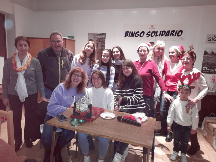 Cáritas organiza una colecta solidaria en Cantimpalos 1 Grupo de Cáritas Parroquial y niños voluntarios / LOURDES MATARRANZ