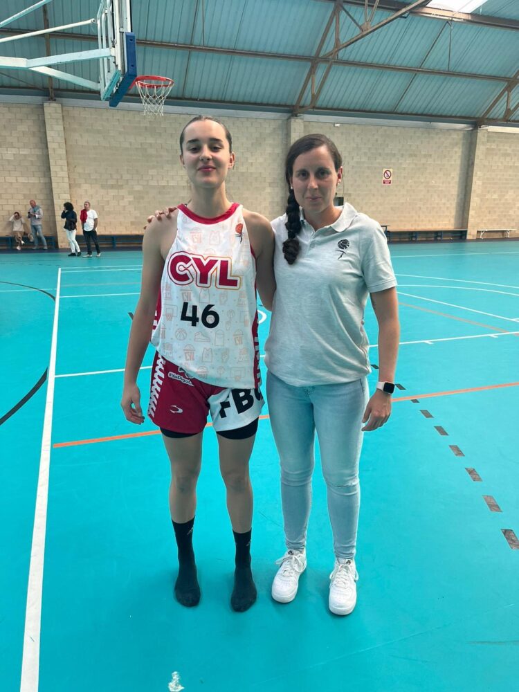 Doble representación del CD Base para el Campeonato de España 1 Sara Payo y Vanesa Reyes tras su preselección para el Campeonato de España en Huelva./CD.BASE
