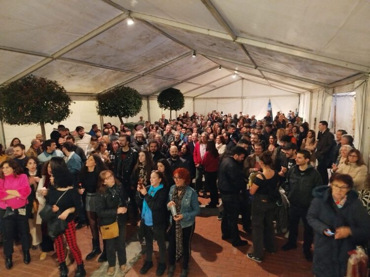 El concierto solidario ‘Cantimpalos con Valencia’ recauda 7.500 euros 1 La cita solidaria congregó a cientos de personas / LOURDES MATARRANZ