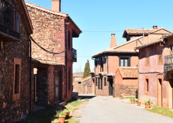 Vista de Madriguera, localidad incluida en la ruta de los pueblos rojos / E.A.