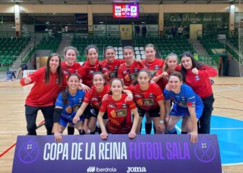 Las jugadoras del Segosala posan en la previa del duelo copero ante el Les Corts./CD. SEGOSALA