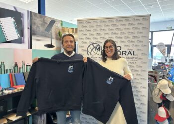 Jorge Peña y Elena Gutiérrez, en las instalaciones de Mundo Laboral./ ASPD