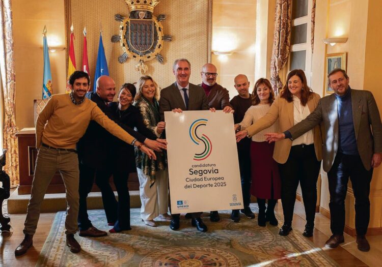 Ciudad Europea del Deporte: Más allá del reconocimiento simbólico 1 Los representantes de todos los grupos políticos del Ayuntamiento, en la presentación de la candidatura./ E.A.