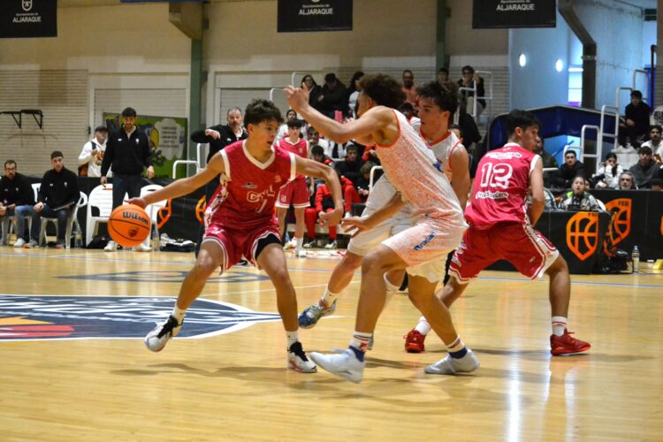 Castilla y León coloca dos selecciones en las semifinales del CESA 1 Imagen del encuentro jugado por el conjunto cadete masculino./ FBCYL