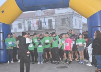 Momento previo a la salida de la San Silvestre ‘Machotera’ (FOTO: HIGINIO MORENO)