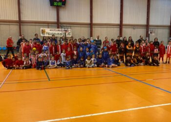 Algunos de los niños y niñas que participaron en el Torneo de Baloncesto