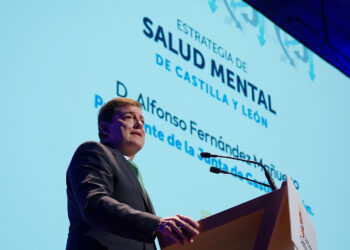 Alfonso Fernández Mañueco presenta la Estrategia de Salud Mental de Castilla y León. / Miriam Chacón