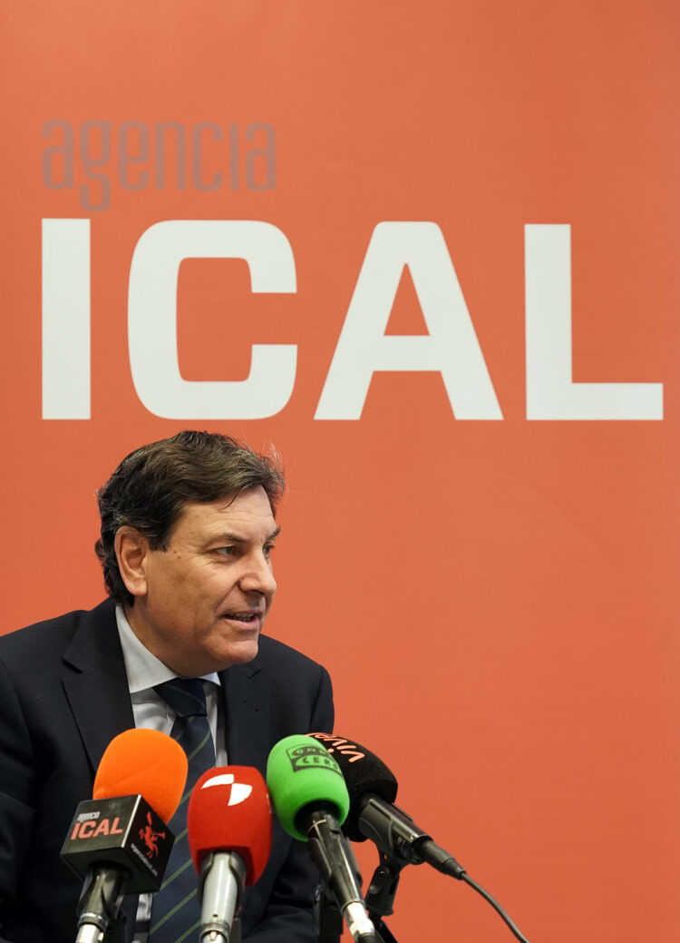 El consejero de Economía y Hacienda, Carlos Fernández Carriedo. / Miriam Chacón