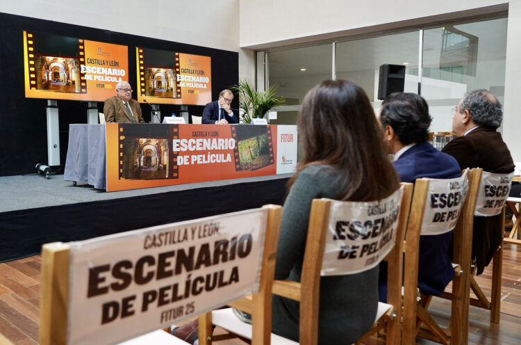 El Consejero de Cultura presenta la participación de Castilla y León en Fitur. / Leticia Pérez