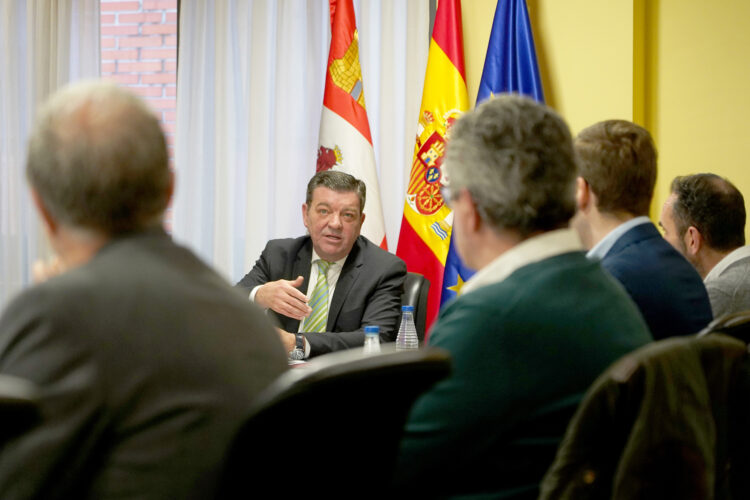 González Gago preside la reunión de Delegados de Protección de Datos de la Junta de Castilla y León. / Leticia Pérez