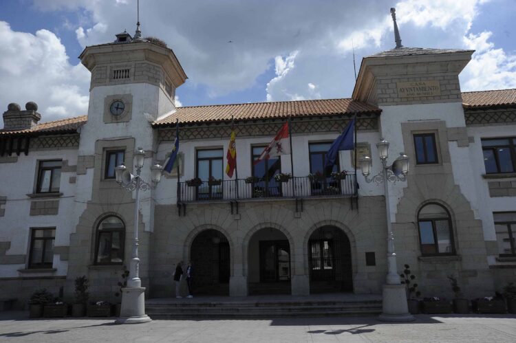 La Policía Nacional se desplaza a El Espinar para la tramitación del DNI 1 Ayuntamiento de El Espinar / KAMARERO