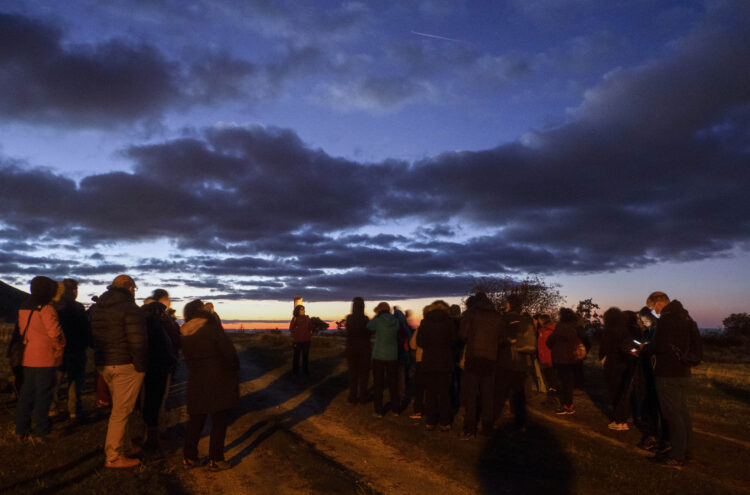 La Junta destina cerca de 230.000 euros para proyectos turísticos 1 Aficionados en una actividad de astroturismo.
