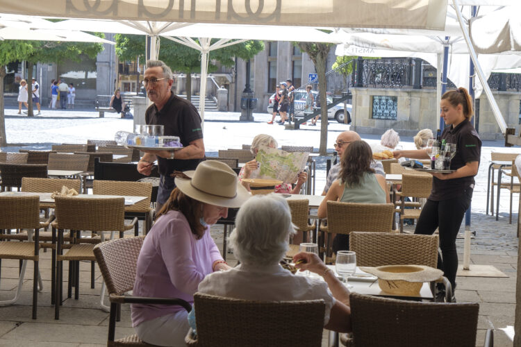 El año cerró con más de un millón de hospedajes en la provincia, el 13,08% más que 2023 1 Formar a los trabajadores del sector hostelero es imprescindible para mejorar su trabajo.